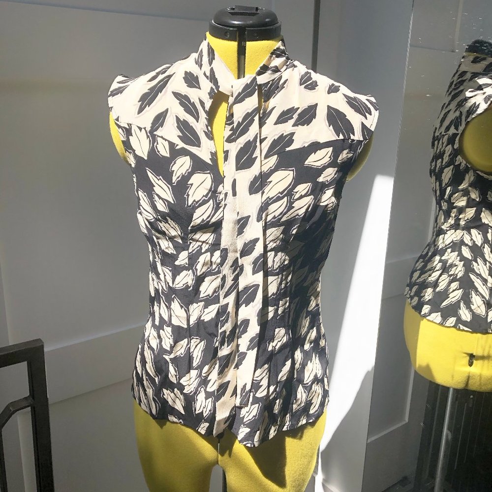 Tracy Reese Tie-Front Sleeveless Blouse